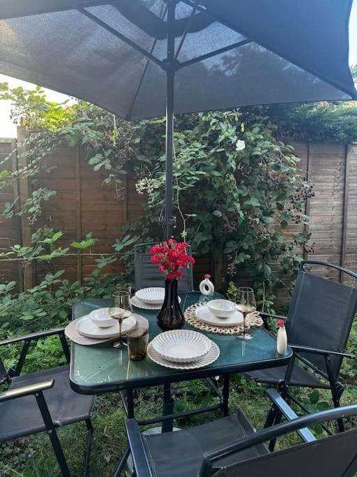 Appartamento Entire 1Bed Stratford Westfield Londra Esterno foto