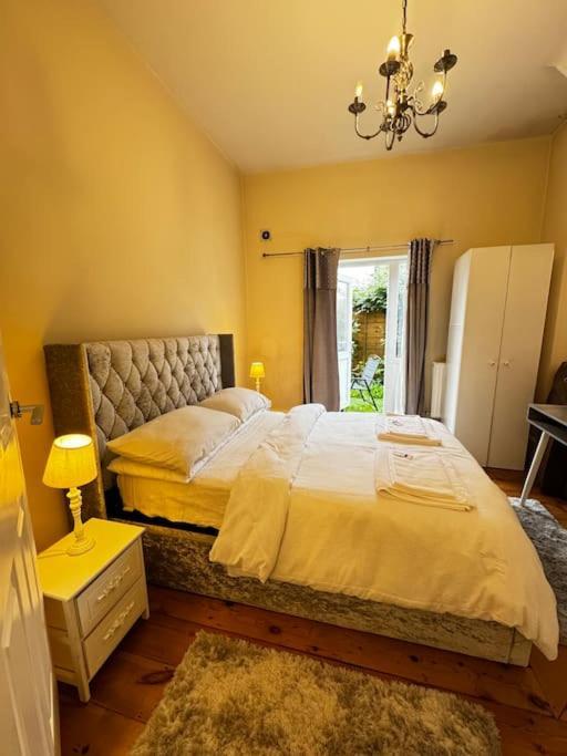 Appartamento Entire 1Bed Stratford Westfield Londra Esterno foto