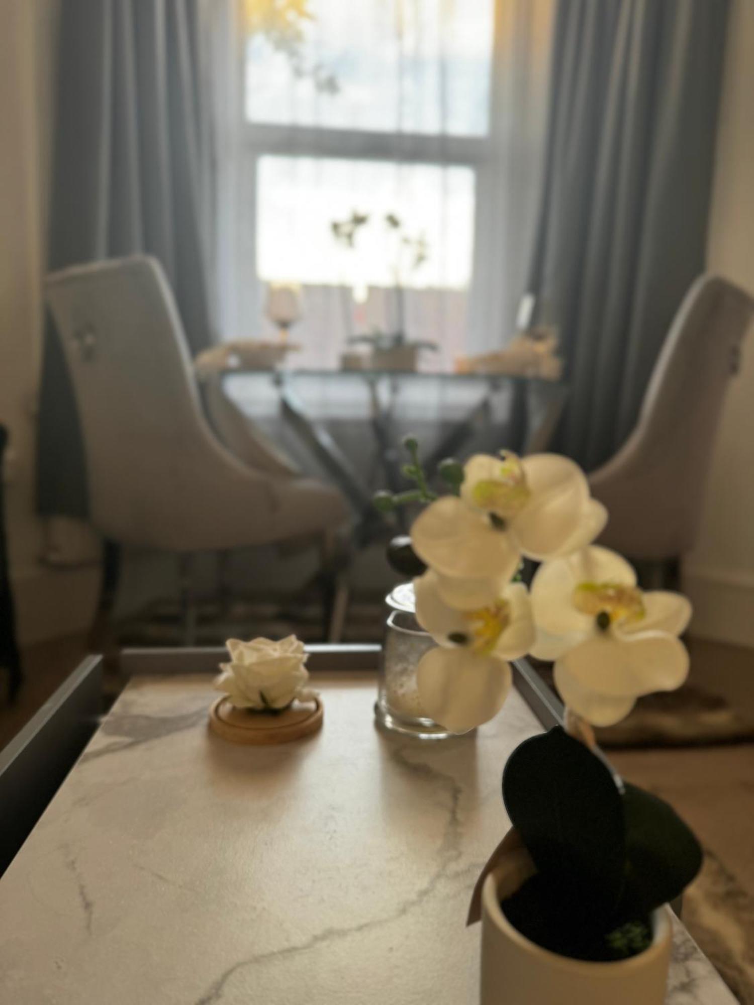 Appartamento Entire 1Bed Stratford Westfield Londra Esterno foto